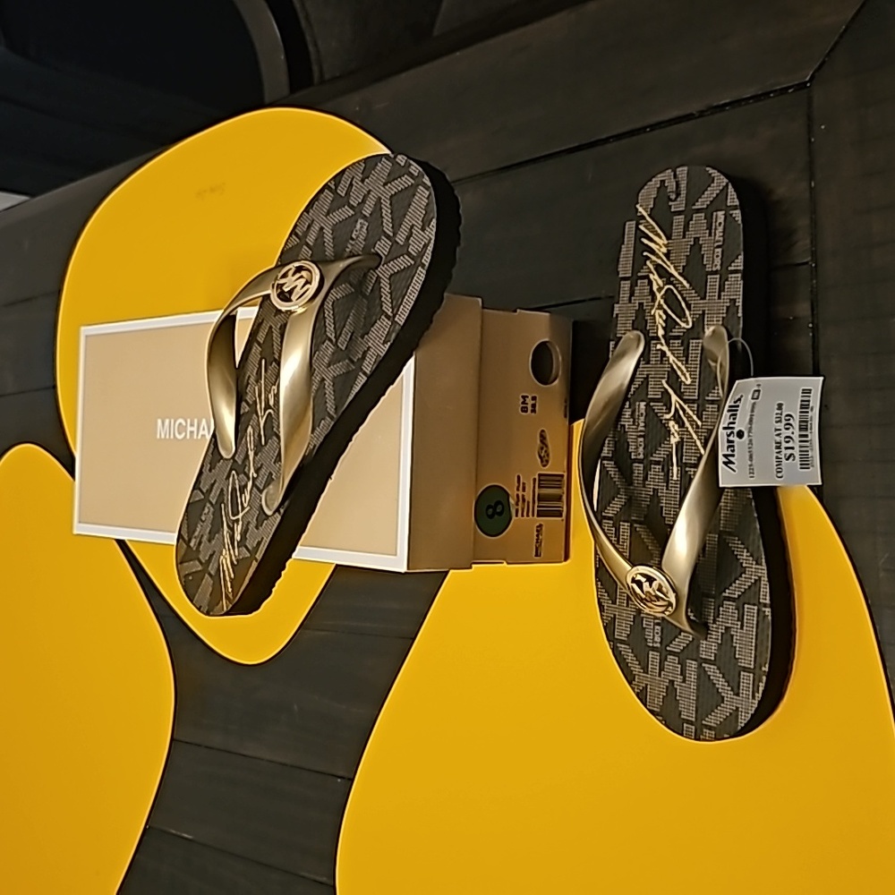 Michael Kors Flip Flop